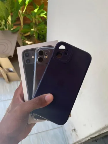 iPhone 11 original único dono, bateria 88% , memória 64 