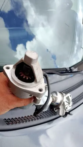 Motor de partida e carborador