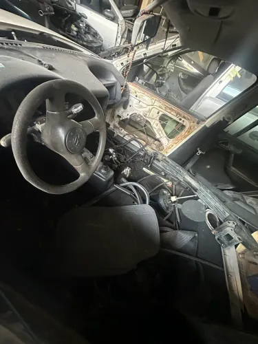 VOLKS GOL 2003 1.0 8v / PARA RETIRADA DE PEÇAS 