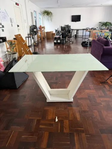 Mesa de Vidro 1,40m x 90cm com Base Branca - Jantar / Escritório R$800