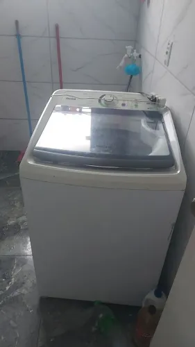 Maquina de lavar roupa *