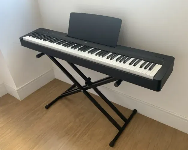 PIANO DIGITAL YAMAHA P-145B NOVO