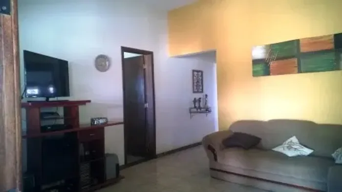 Venda de Casa em Jaboticatubas-MG, bairro Centro e 1050.00m² Área Terreno