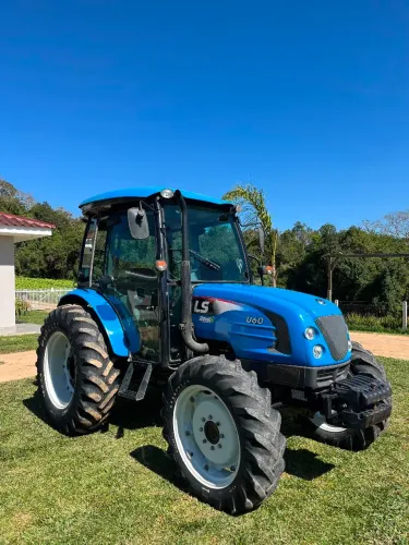 Trator LS u60 2017 gabinado único dono apenas 3.600 horas