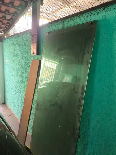 4 Vidros temperados 2,05m x 0,85m - Doação
