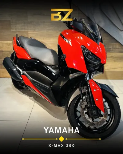 YAMAHA X-MAX 250 - Baixo Km - Impecável 