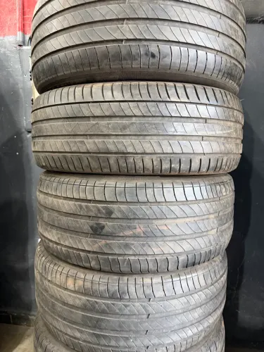 Pneus  205/45/17 marca Michelin 
