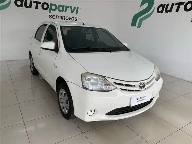 Toyota Etios X 1.3 Flex 16V 5P Mec. 2014