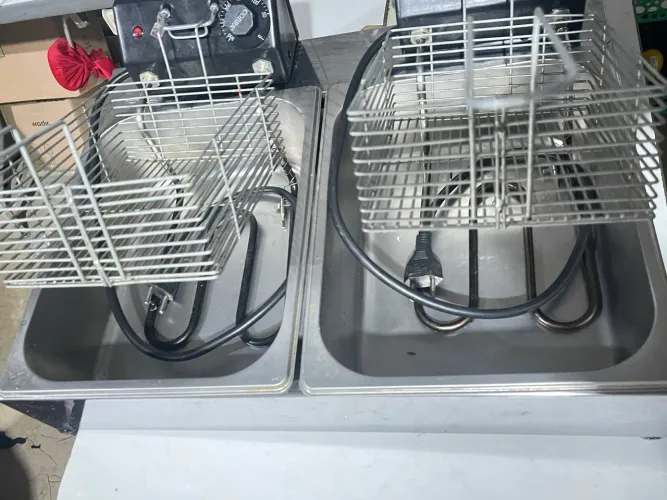 Fritadeira elétrica - duas cubas