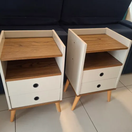 Vendo 2 Mesinhas de Cabeceira Lindas e bem conservadas