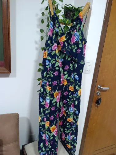Roupas a partir de 20,00 chapéu 10,00  lenços 5,0;reais