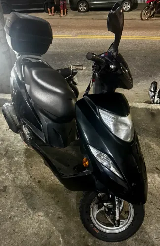 Suzuki Burgman 125i 2012 - Pronta para rodar