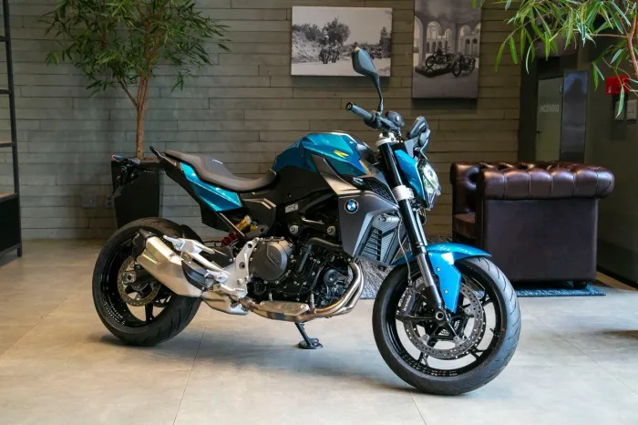BMW F 900 R PLUS SPORT PLUS AZUL 25/25 GASOLINA AZUL 2025/2025