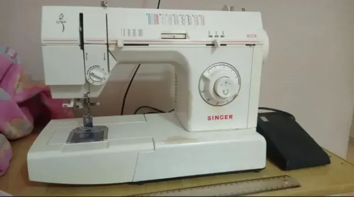 Máquina de costura Singer 2818c