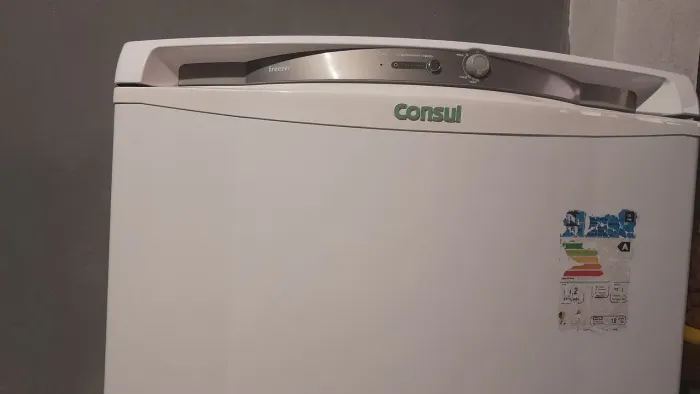Vende-se Freezer vertical da consul