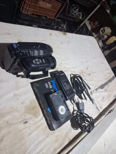 Filmadora panasonic.esta com a bateria ruim .