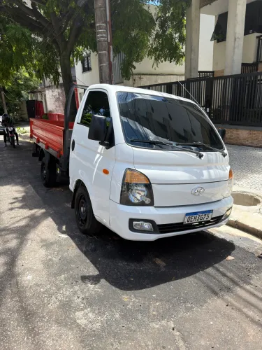 Caminhão HR - muito novo 