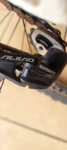 Bicicleta MTB aluminio, marca Mosso, equipamento Shimano, freios a disco