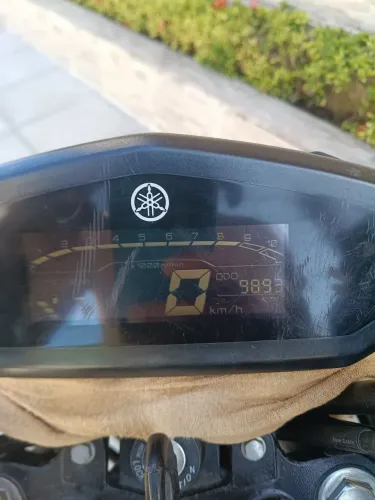 Vendo moto nova
