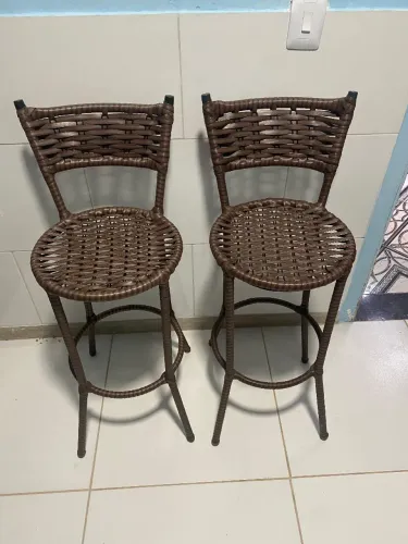 Banqueta alta de fibra sintética