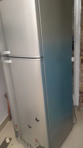 Geladeira Electrolux 359L
