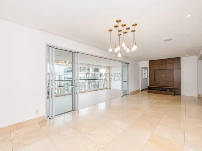 Apartamento com 3 suítes e vista livre na Vila Mariana