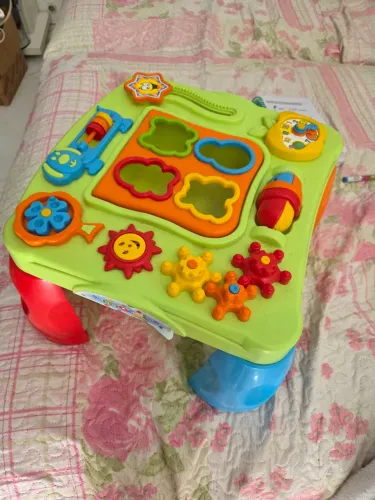 Mesinha de atividades bebê