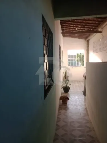 Casa Para Venda no Bugio com 6 Quartos, 2 Suítes e 3 Casas Individuais