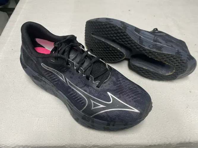 Tênis de corrida Mizuno Wave rebellion pro 1