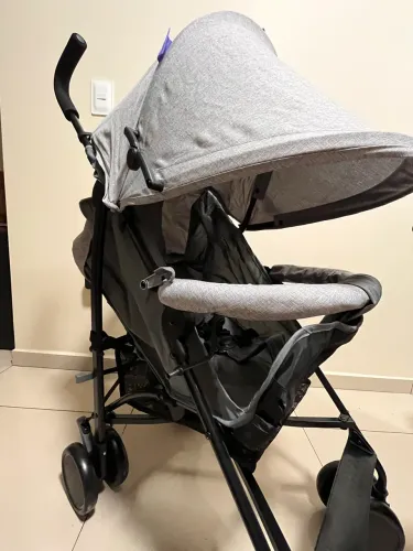 Carrinho de Bebê Cosco Cinza Mescla - Nunca Usado, Abaixo do Preço de Loja