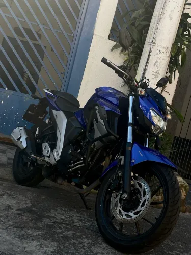 Yamaha fz25 2021/2022 bem conservada