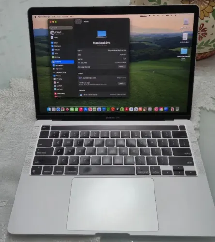 MacBook Pro 13" M1 2020 8GB SSD 256GB Touch Bar - Bateria 431 ciclos