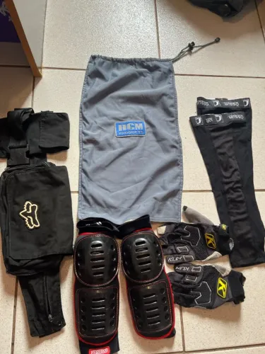 Kit Luva Klin, Cotoveleira ASW, Pernito OSSUR, Pochete FOX e Sacola HCM