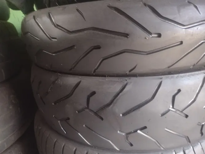 Vende-se par de pneus usados para fazer Twister 