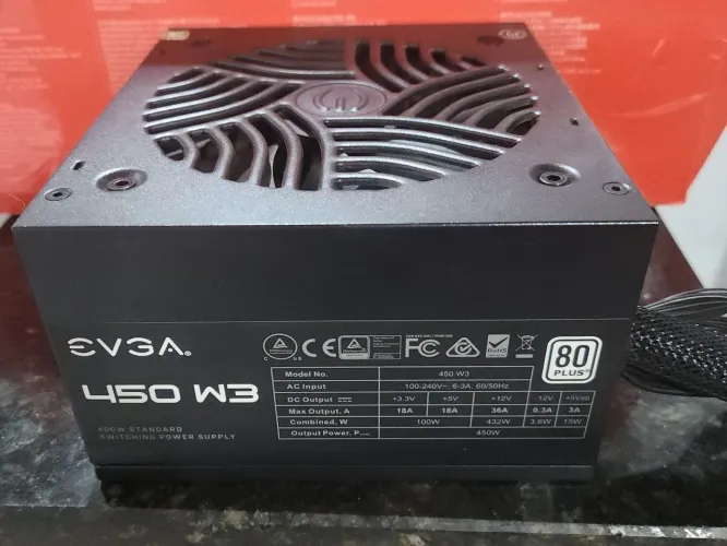 Fonte de alimentação ATX 450W EVGA 80 Plus