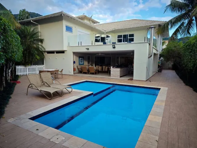 Casa à Venda na praia de Toque Toque pequeno em Condomínio fechado