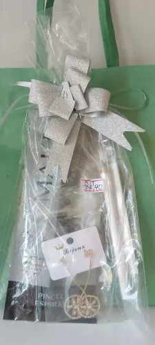 Kit o Boticário pincel espiral Make B. + Par de brincos + lápis preto intense