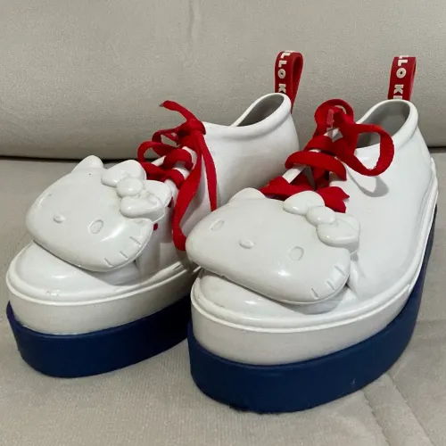 Melissa Hello Kitty Original - Tam. 33/34