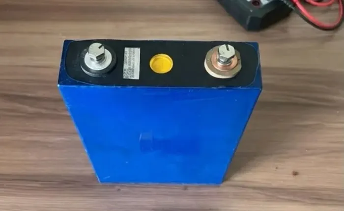 Célula lítio 3.2v 100a