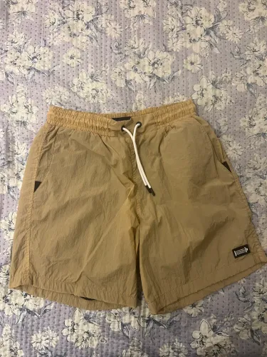 Bazar/de roupa de loja boa e de qualidade. Todos por um valor só 100 reais tudo.