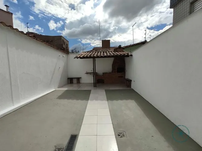 Casa a venda no Santa Amélia, Belo Horizonte - MG