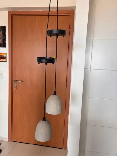 2 Lustres de cimento pendentes