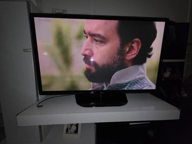 TV LG 49 polegadas (com defeito)