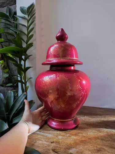 grande vaso Potiche em cerâmica vermelho com pintura dourada antigo antiquario vintage