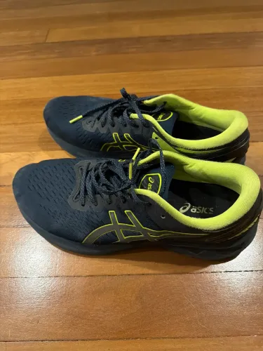 Tenis Asics Gel Kayano tamanho 42