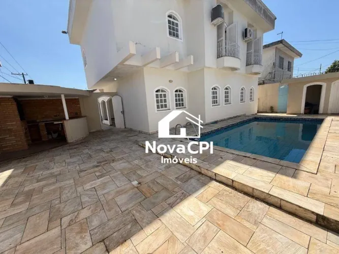 Sobrado no Boqueirão  4 Quartos, 2 Suítes Valor Residencial R$ 7.500,00 Valor Comercial R$