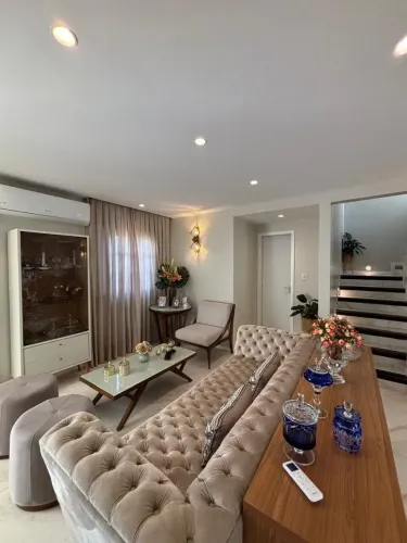 Casa no Jardim de Versalhes | Calhau | 190m² | Piscina | Energia Solar | Porteira Fechada