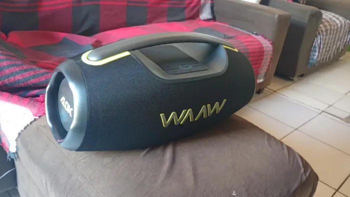Bom box nova zera para trocar em pix