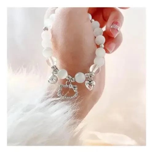 Pulseira Feminina Hello Kitty com Pingentes de Coração, Gato e Sino
