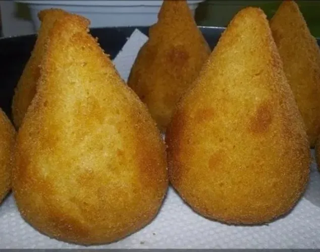 Salgado de macaxeira